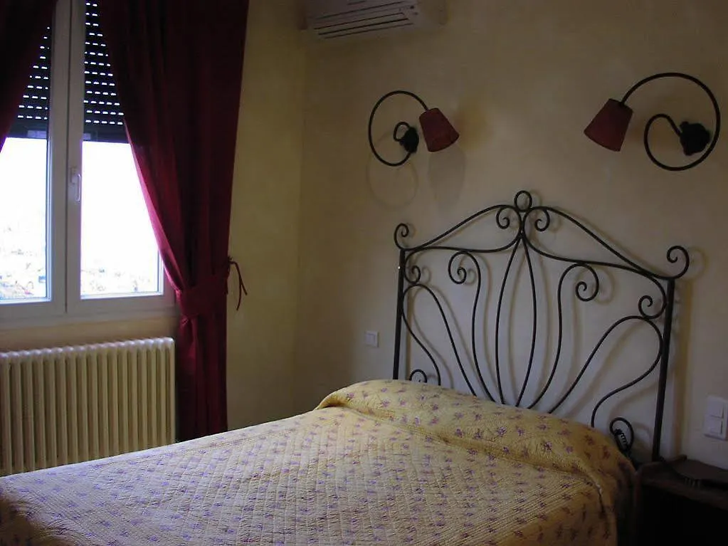 Hotel Le Régence Arles Francia